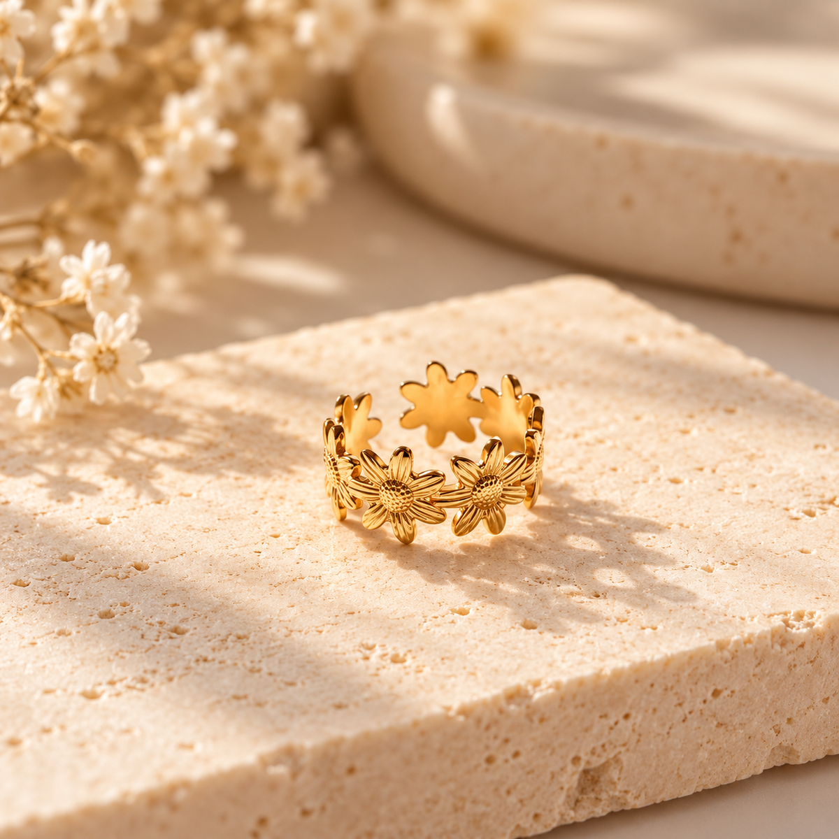 Gold Daisy Flower Ring