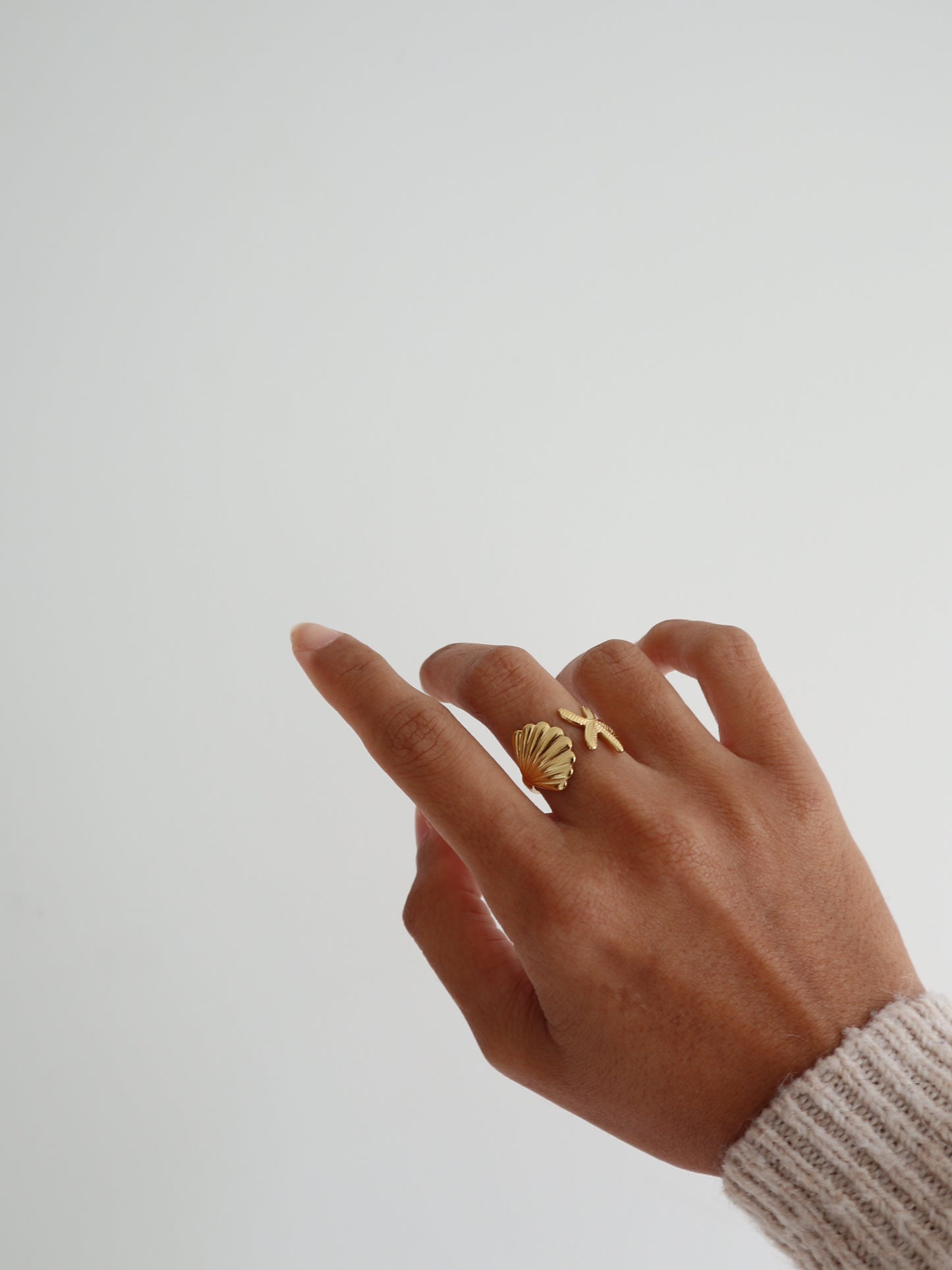 Shell with Starfish Gold Ring