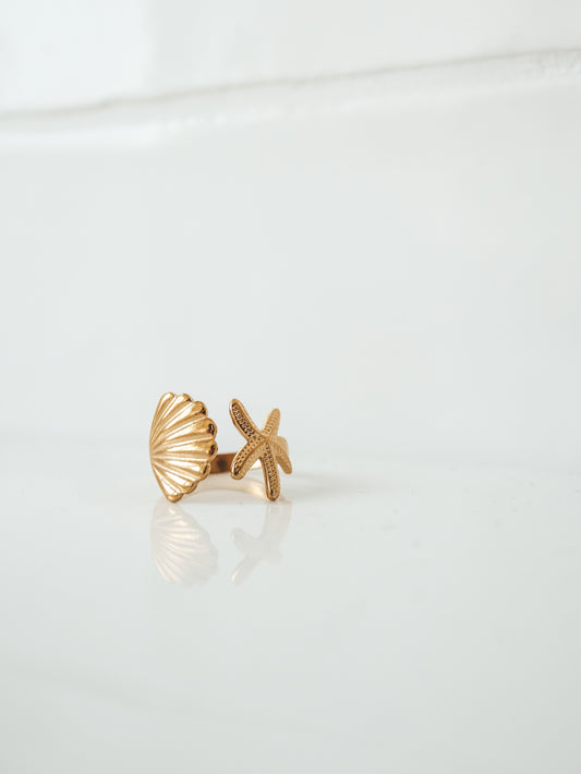 Shell with Starfish Gold Ring