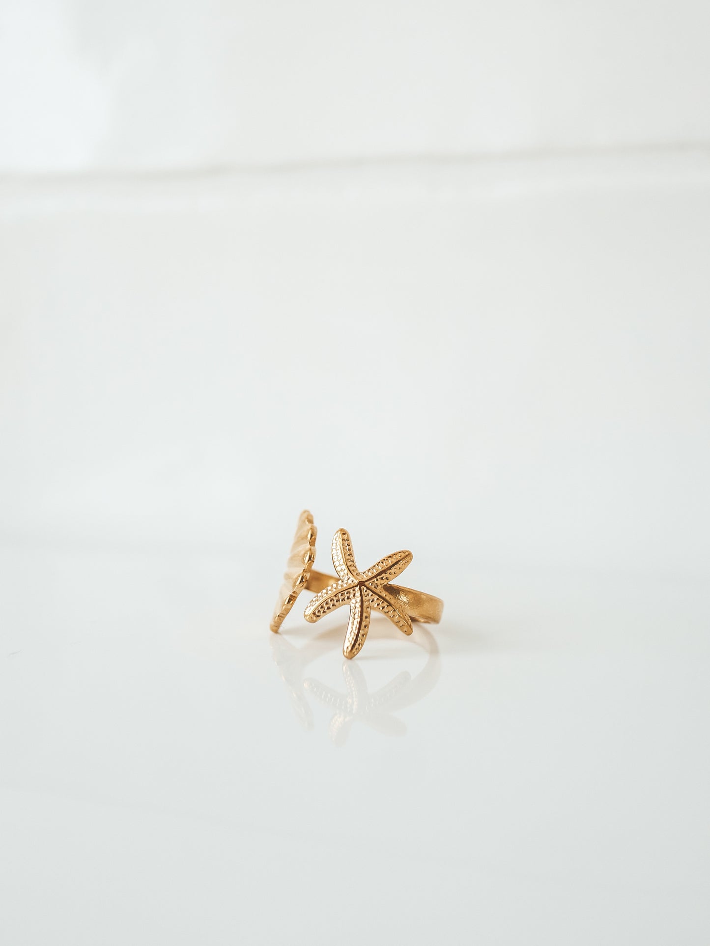 Shell with Starfish Gold Ring