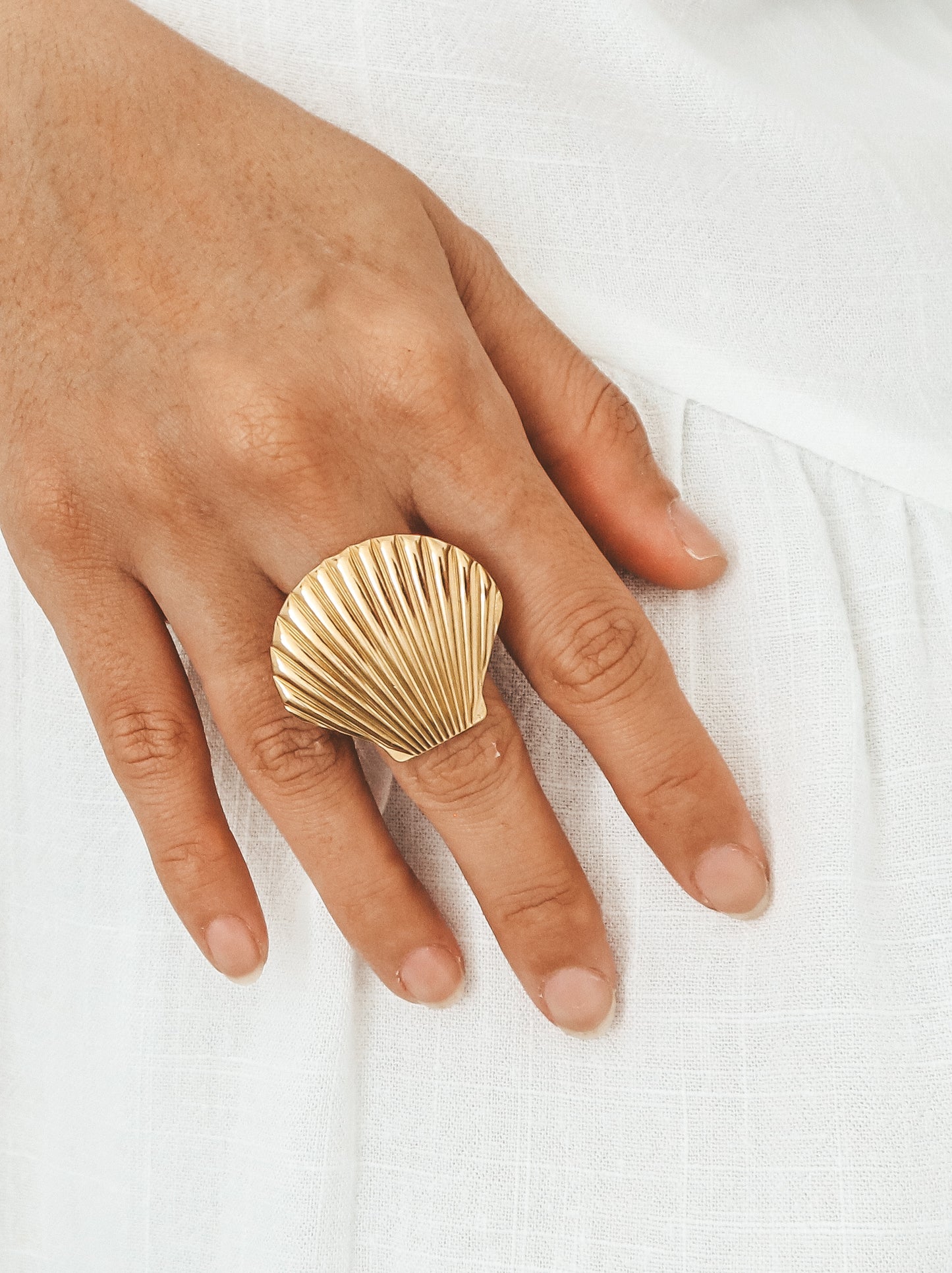 Shell Statement Gold Ring