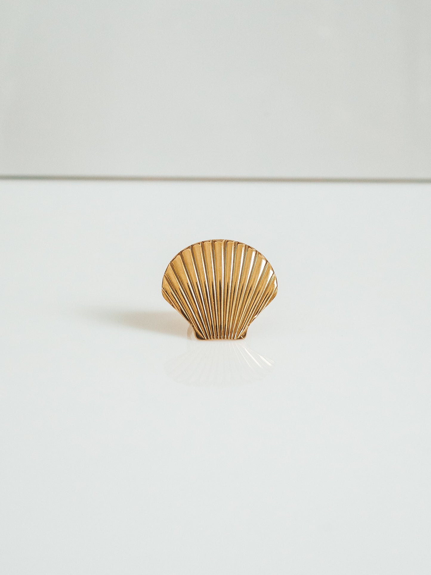Shell Statement Gold Ring