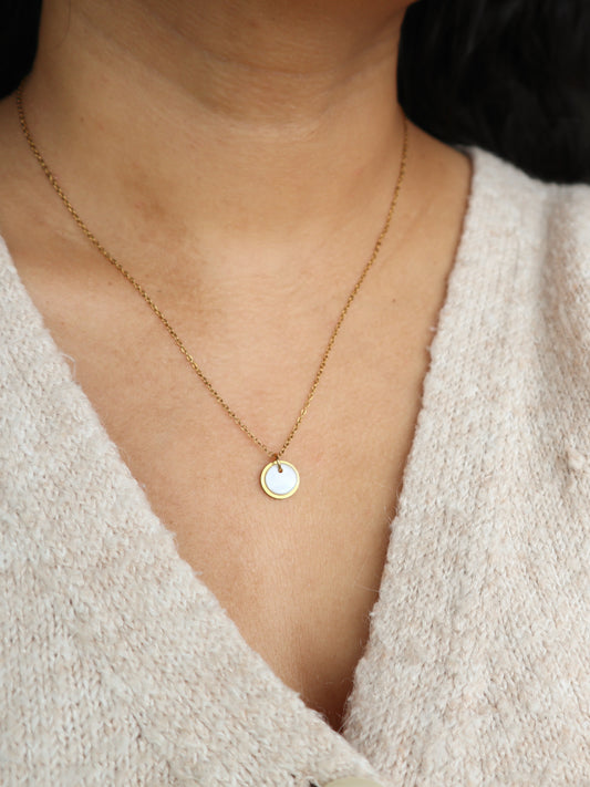 Mother of Pearl Pendant Necklace