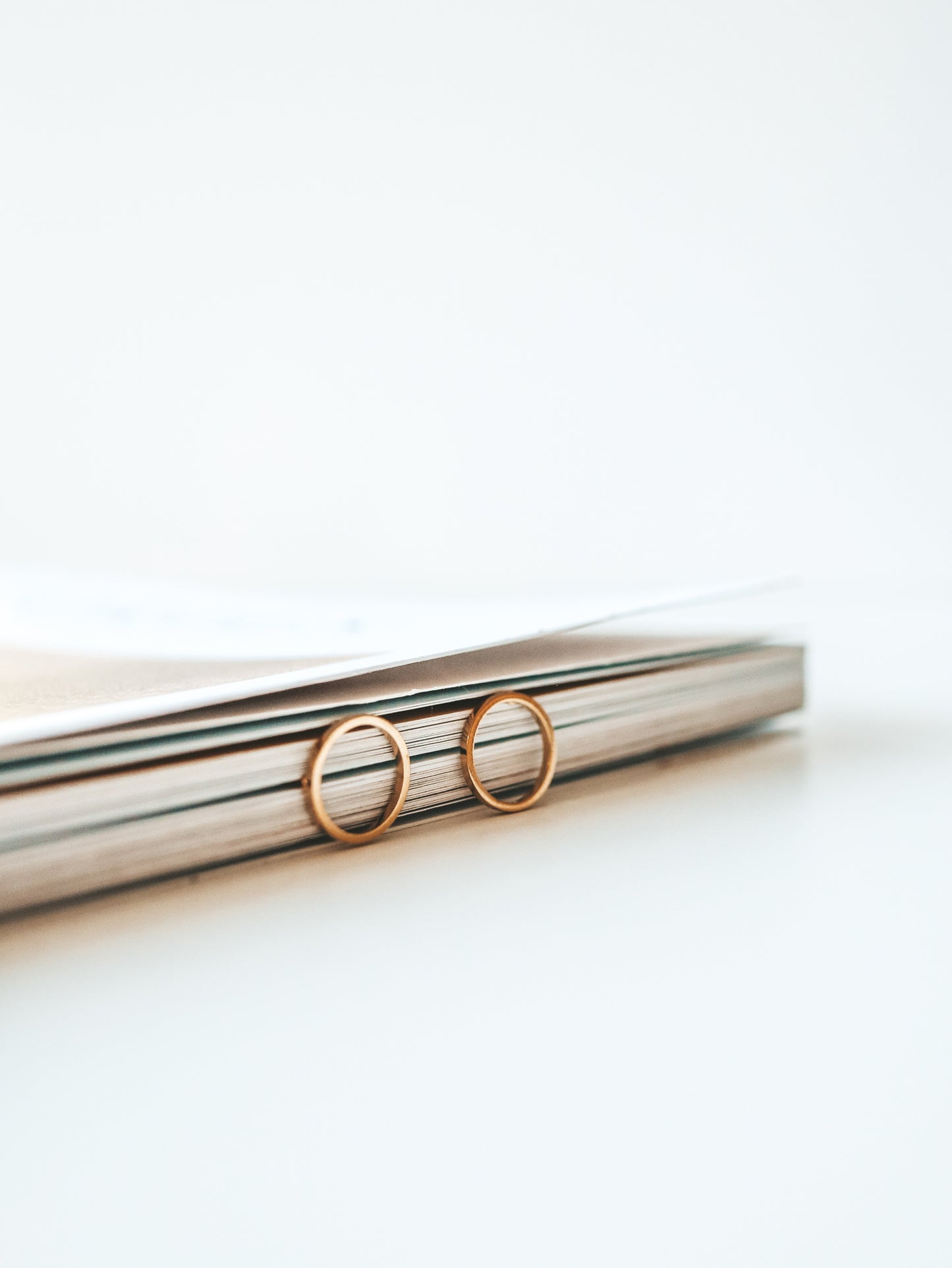 Minimal Gold Circle Stud Earrings