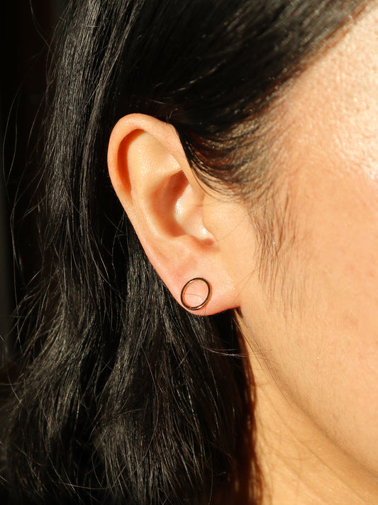 Minimal Gold Circle Stud Earrings